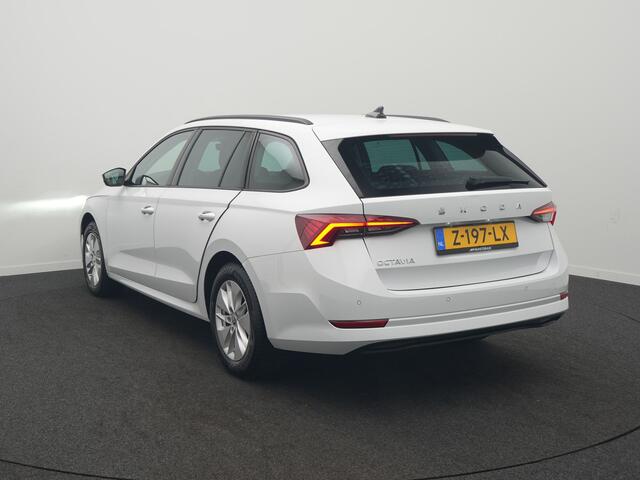 Skoda OCTAVIA Combi 1.0 TSI Business Edition - RIJKLAARPRIJS - All Seasonbanden - Apple Carplay - Android Auto - Adaptive Cruise Control - Stoelverwarming