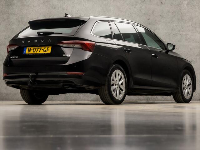 Skoda OCTAVIA Combi 1.5 TSI Sportline 150Pk Automaat (VIRTUAL COCKPIT, APPLE CARPLAY, GROOT NAVI, GETINT GLAS, CAMERA, SPORTSTOELEN, STOELVERWARMING, ADAPTIVE CRUISE, ELEK ACHTERKLEP, TREKHAAK, KEYLESS, NIEUWSTAAT)