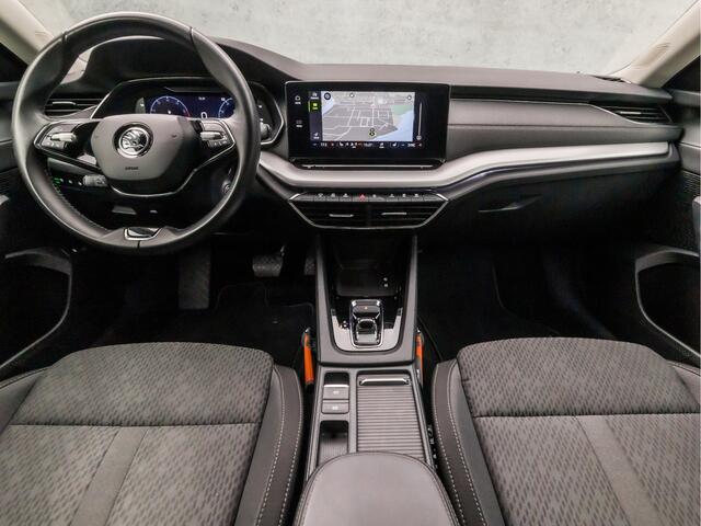 Skoda OCTAVIA Combi 1.5 TSI Sportline 150Pk Automaat (VIRTUAL COCKPIT, APPLE CARPLAY, GROOT NAVI, GETINT GLAS, CAMERA, SPORTSTOELEN, STOELVERWARMING, ADAPTIVE CRUISE, ELEK ACHTERKLEP, TREKHAAK, KEYLESS, NIEUWSTAAT)