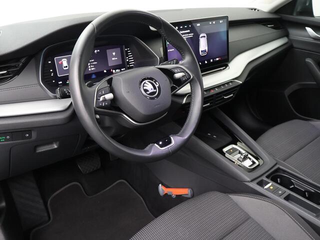 Skoda OCTAVIA Combi 1.5 TSI MHEV Business Edition | 115 PK | Automaat | Multifunctioneel stuurwiel | Adaptive Cruisecontrol | Achteruitrij camera | Trekhaak |