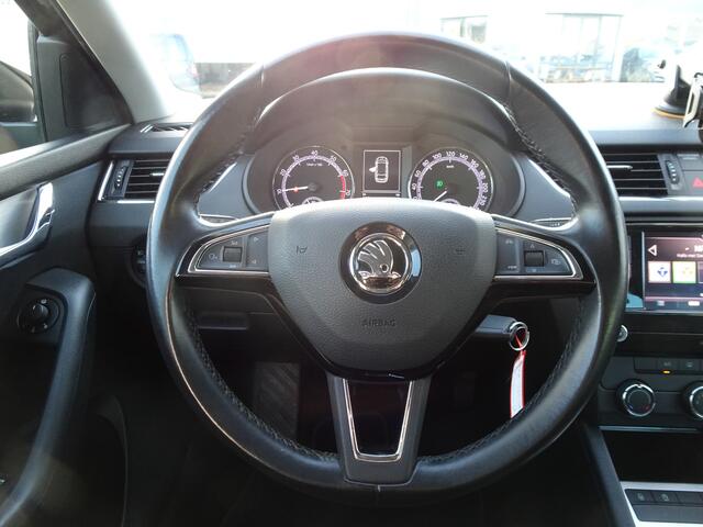 Skoda OCTAVIA Combi 1.0 TSI Greentech Ambition