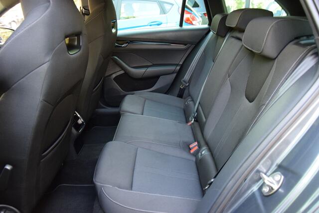 Skoda OCTAVIA Combi 1.5 e-TSI 150PK Sport Business DSG Automaat | BOVAG Garantie | Org. NL | Adaptieve Cruise Control | Virtual Cockpit | Apple Carplay/Android Auto | 18'' Velgen | Full LED |