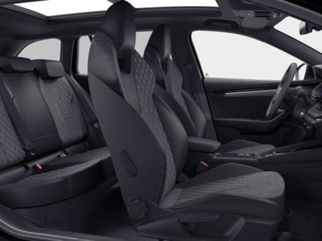 Skoda OCTAVIA Combi FL Sportline Tour 1.5 TSI m-HEV 110 kW / 150 PK Combi | Panorama schuif/kanteldak | Trekhaak, wegklapbaar | Infotainment navigatie pakket | Travel Assist pakket | Winter pakket