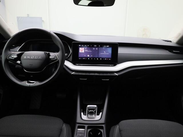 Skoda OCTAVIA Combi 1.5TSI/150PK MHEV Selection DSG · Trekhaak · Camera · Apple/Android Car Play · Achterbank verwarmd · Keyless · Garantie tot januari 2027