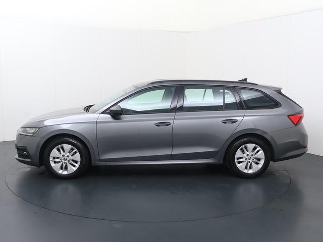 Skoda OCTAVIA Combi 1.0 e-TSI Ambition | 110 PK | Automaat | Trekhaak wegklapbaar | Apple Carplay/Android Auto |