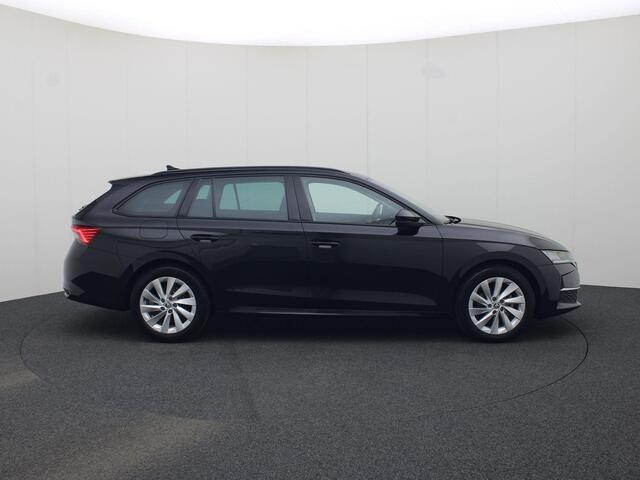 Skoda OCTAVIA Combi 1.5TSI/115PK MHEV Business Edition Plus DSG · Apple/Android Car Play · Trekhaak · Camera + Parkeersensoren · Garantie t/m 29-09-2028 of 100.000km