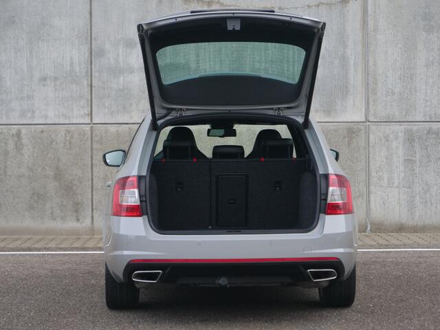 Skoda OCTAVIA Combi 2.0 TSI RS | sportzetels | xenon | trekhaak..