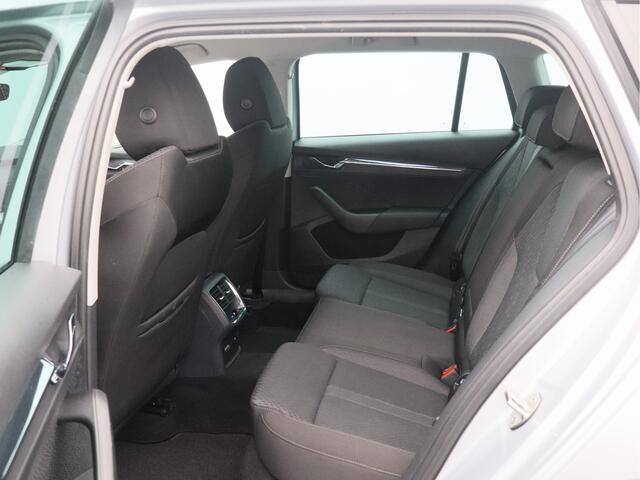 Skoda OCTAVIA Combi 1.5 e-TSI Business Edition Plus/ lage km/ zeer mooi!