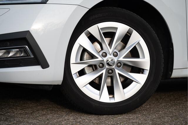 Skoda OCTAVIA Combi 1.0 e-TSI DSG Business Edition | Navi | Trekhaak | Camera | Adapt. Cruise | Apple CarPlay | Keyless