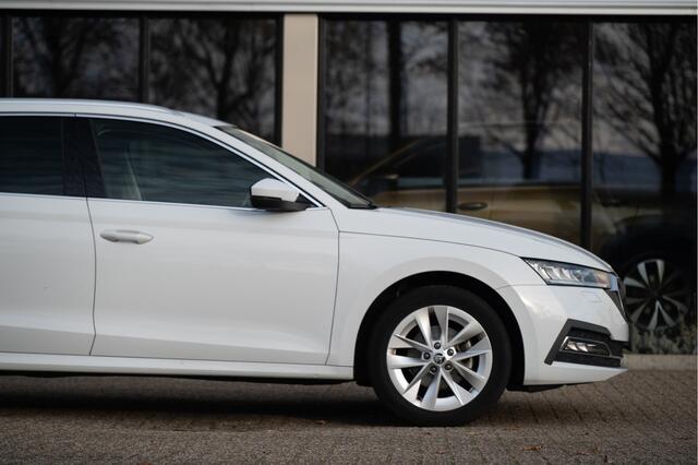 Skoda OCTAVIA Combi 1.0 e-TSI DSG Business Edition | Navi | Trekhaak | Camera | Adapt. Cruise | Apple CarPlay | Keyless