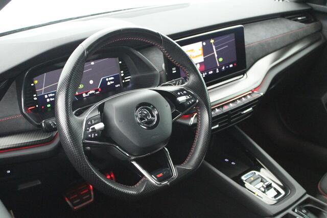 Skoda OCTAVIA Combi 1.4 TSI 245pk DSG RS iV PHEV Business Virtual Cockpit Camera Keyless Stoelverwarming Adaptive Cruise