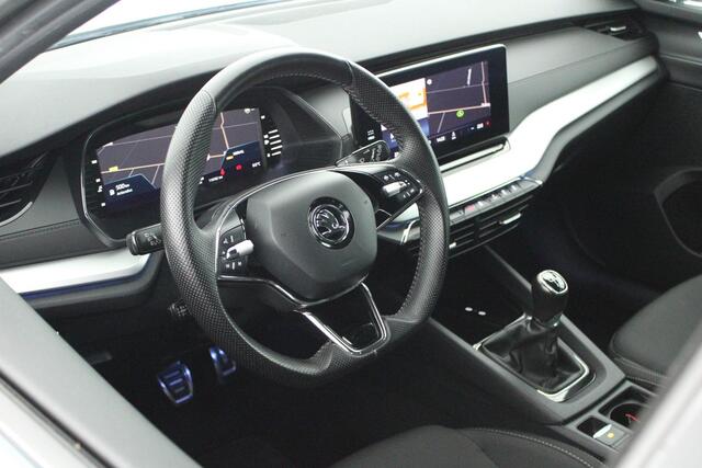 Skoda OCTAVIA Combi 1.0 TSI 110pk Sport Business Trekhaak Camera ACC Navigatie