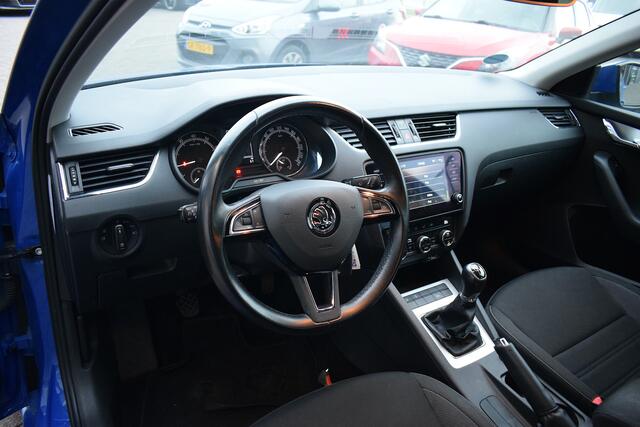 Skoda OCTAVIA Combi 1.0 TSI Greentech Business Edition | Apple CarPlay | Climate | Cruise | PDC