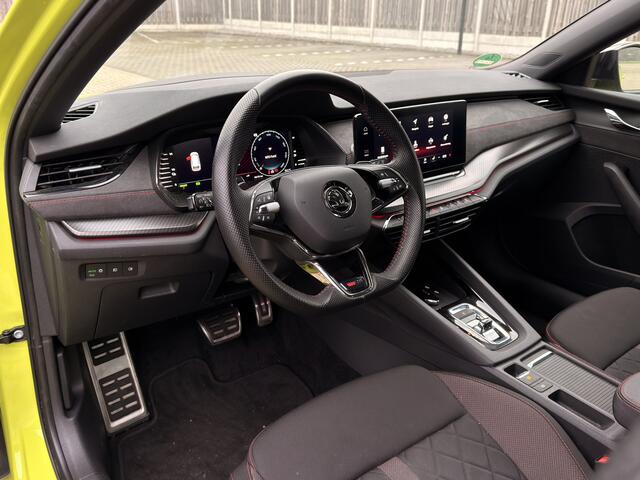 Skoda OCTAVIA Combi 1.4 TSI IV PHEV RS Business (Head-Up / Stoel-Stuurverw. / ACC / Navi)