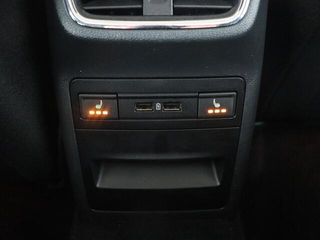 Skoda OCTAVIA 2.0 TSI RS 245 Business | Panoramadak | Stoelverwarming | Adaptive cruise | Camera | Carplay | Achterbankverwarming | Full LED | Keyless | Navigatie