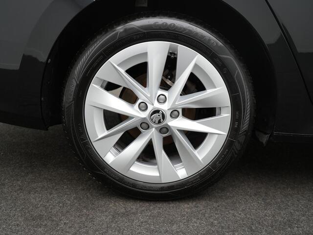 Skoda OCTAVIA Combi 1.0 e-TSI Business Edition Plus - RIJKLAARPRIJS - Automaat - Adaptive Cruise Control - Apple Carplay - Android Auto - Stoelverwarming