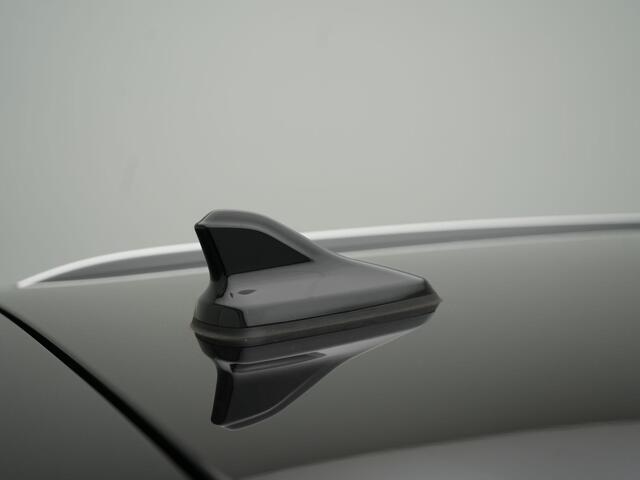 Skoda OCTAVIA Combi 1.0 e-TSI Business Edition Plus - RIJKLAARPRIJS - Automaat - Adaptive Cruise Control - Apple Carplay - Android Auto - Stoelverwarming