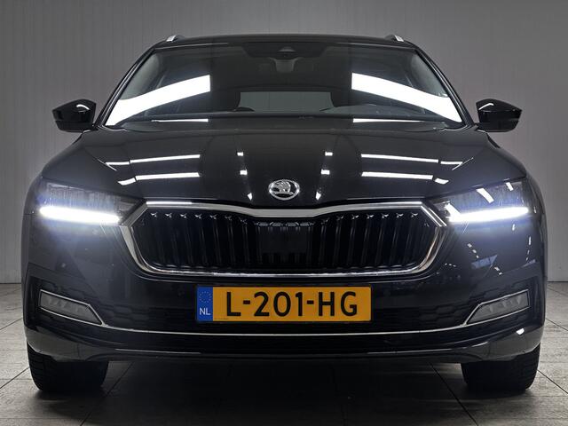 Skoda OCTAVIA Combi 1.0 e-TSI Business Edition/ Automaat/ Virtual Cockpit/ 18'' LMV/ LED Koplampen/ Stoelverw./ Apple + Android/ DAB+/ Sportstoelen/ Extra getint glas/ Camera/ Ambient Light/ Keyless-Go/ Navi/ Lane-Assist.