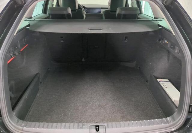 Skoda OCTAVIA Combi 1.0 e-TSI Automaat Business Edition Plus Navigatie Trekhaak Keyless 18 Inch Velgen Dab Carplay Stoel + Stuurverwarming Getint Glas NL Auto