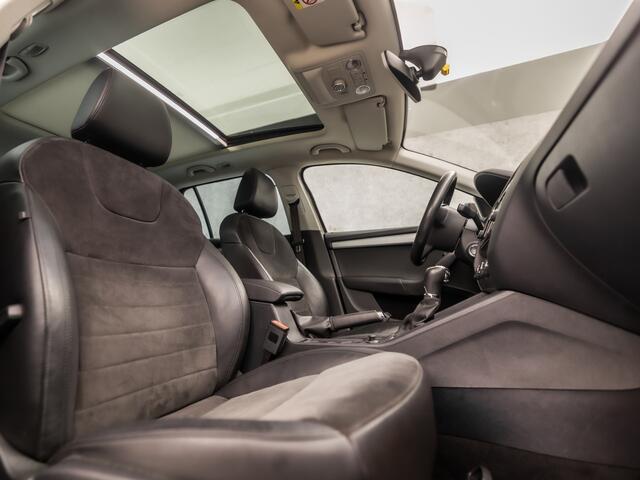 Skoda OCTAVIA Combi 1.0 TSI Greentech Deluxe Automaat (PANORAMADAK, NAVIGATIE, CLIMATE, LEDER/ALCANTARA, CANTON AUDIO, STOELVERWARMING, SPORTSTOELEN, CRUISE, GETINT GLAS, TREKHAAK, PARKEERSENSOREN, NIEUWE APK, NIEUWSTAAT)