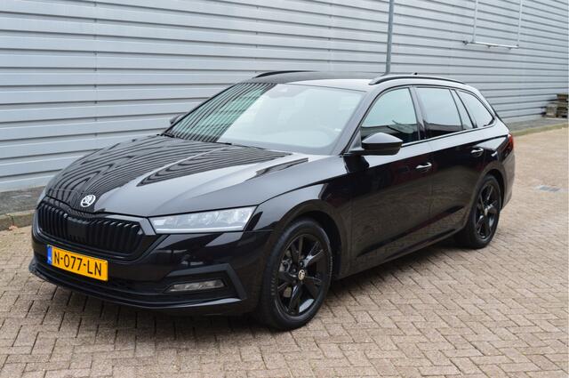 Skoda OCTAVIA Combi 1.0 e-TSI Sport Business O.a: Haak, PDC, Carplay, Clima, Navi, Cruise, Rijklaar, Etc. All-in prijs!