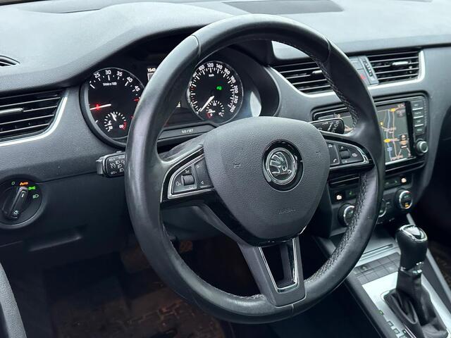 Skoda OCTAVIA Combi 2.0 TDI Greentech Style Business | Cruise control | Navigatie | Panoramadak