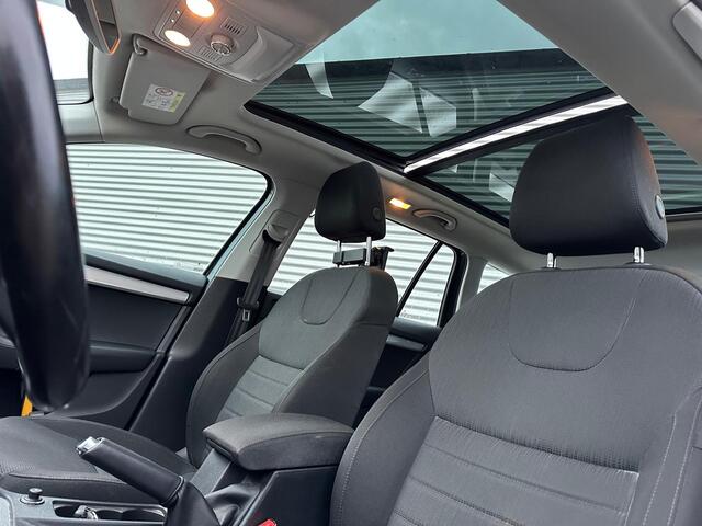 Skoda OCTAVIA Combi 2.0 TDI Greentech Style Business | Cruise control | Navigatie | Panoramadak