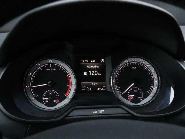 Skoda OCTAVIA Combi 1.0 TSI Greentech Style Business | TREKHAAK | PDC | CRUISE | APPLE CARPLAY | NAVI | STOELVERW. |