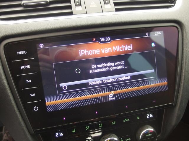 Skoda OCTAVIA Combi 1.5 TSI Greentech Style Business AUTOMAAT / RS-STOELEN / VIRTUAL / CANTON / KEYLESS / FULL LED / STOELVERW / NL-AUTO