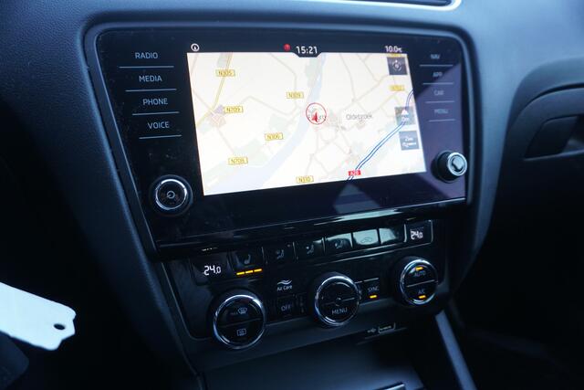 Skoda OCTAVIA Combi 1.0 TSI Greentech Ambition | STOELVERWARMING | CARPLAY | ECC |