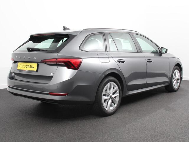 Skoda OCTAVIA Combi 1.4 TSI iV 204pk PHEV Automaat Business Edition | Navigatie | Apple Carplay/Android Auto | Adaptive Cruise Control | Camera | Stoelverwarming | Lichtmetalen Velgen