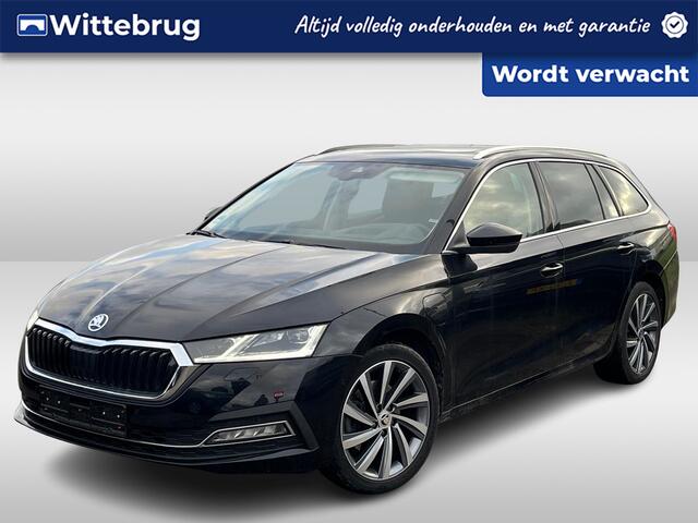 Skoda OCTAVIA Combi 1.4 TSI 204pk DSG iV PHEV Style / Panorama dak / Leer / Geheugen stoelen / Head-Up Display / Stand kachel / Matrix Led / Camera / 18" LMV