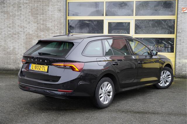 Skoda OCTAVIA Combi 1.0 TSI Business Edition BJ2021 Lmv 16" | Led V+A | Pdc | Navi | Dynamische knipperlichten | Elek. achterklep | App-Connect | Dashboard verlichting | Virtual cockpit | Climate control | Cruise control | Extra getint glas