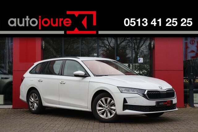Skoda OCTAVIA Combi 1.5 TSI Edition | Origineel NL | Trekhaak | Sensoren v&a | Stuur- en stoelverwarming | Cruise Control |