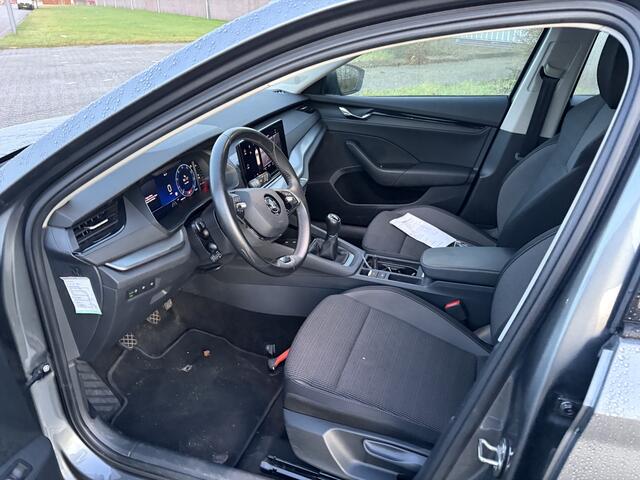 Skoda OCTAVIA Combi BJR 2022 1.0 TSI 111 PK Business Edition FULL LED | CAMERA | NAVI | CARPLAY | CLIMA