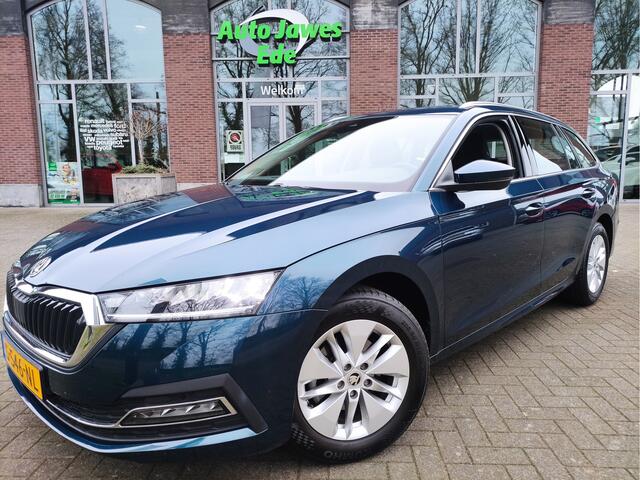 Skoda OCTAVIA Combi 1.0 TSI Business Edition Wegklapbare trekhaak - Chroompakket - Elektrische achterklep - NL auto