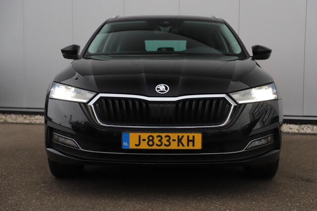 Skoda OCTAVIA Combi 1.0 TSI Business Edition 110PK Trekhaak LMV Virtual Cockpit Navigatie LED Carplay Android Elektrische Achterklep Parkeersensor