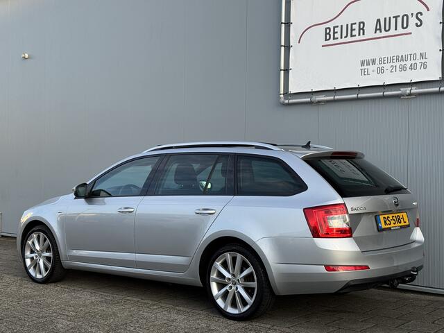 Skoda OCTAVIA Combi 1.2 TSI Greentech Style Pano/Trekhaak/Apple Carplay.
