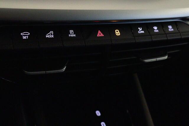 Skoda OCTAVIA Combi 1.5 TSI MHEV Business Edition Automaat | NAVI | CAMERA + PDC | ADAP CRUISE | STOELVERW | ELEKTR KLEP |