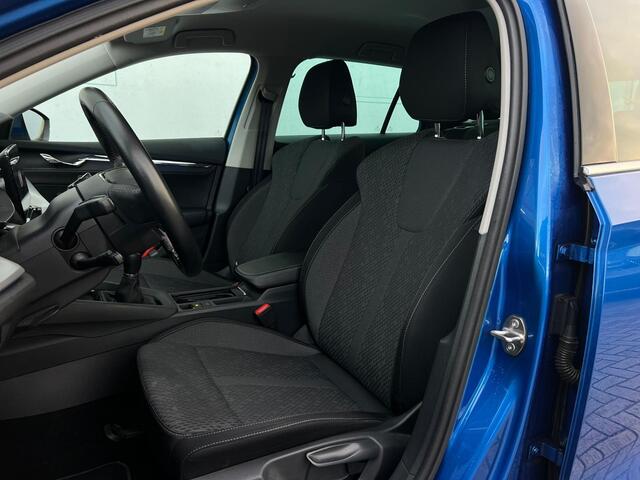 Skoda OCTAVIA Combi 1.5 TSI First Edition NL AUTO | STOELVERW | SFEEVRLICHTING |