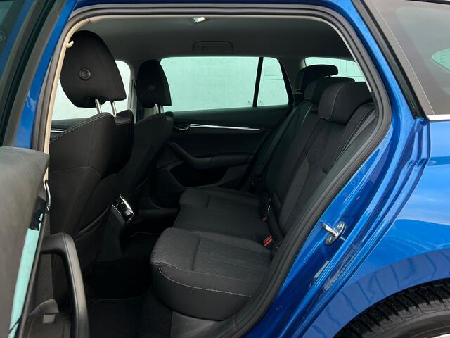 Skoda OCTAVIA Combi 1.5 TSI First Edition NL AUTO | STOELVERW | SFEEVRLICHTING |