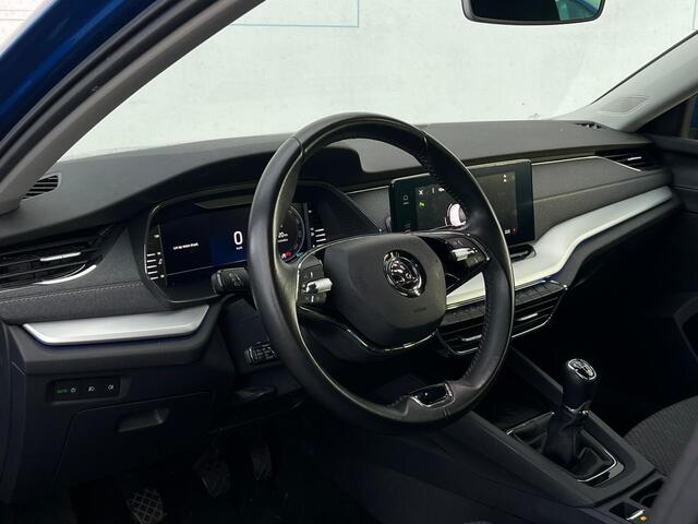 Skoda OCTAVIA Combi 1.5 TSI First Edition NL AUTO | STOELVERW | SFEEVRLICHTING |