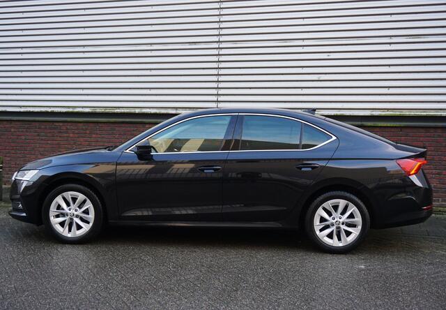 Skoda OCTAVIA 1.0 TSI Business Edition Plus/Trekhaak/Leer/ 100%-Dealeronderhouden.