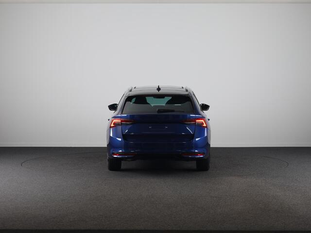 Skoda OCTAVIA Combi 1.5 TSI MHEV Sportline Tour Elektrisch bedienbaar panoramisch schuif/kanteldak | Travel assist | Trekhaak wegklapbaar