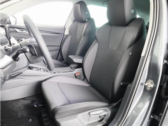 Skoda OCTAVIA Combi Business Edition m-HEV 1.5 TSI 115 pk 7 versn. DSG Navigatie via app | Trekhaak wegklapbaar | Getint glas achter |