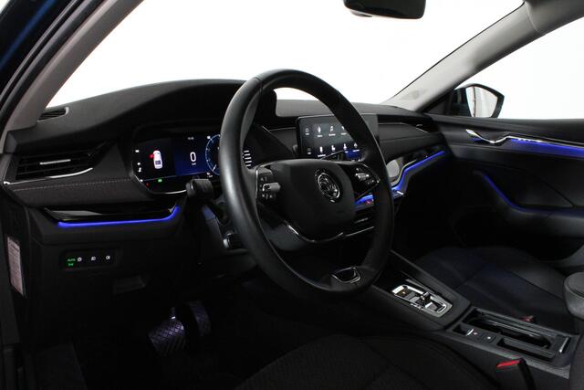 Skoda OCTAVIA 1.5 e-TSI Business Edition Plus 150pk DSG/Lava Blue Metallic/Cruise control adaptief