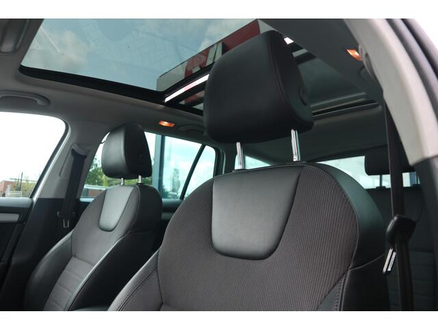 Skoda OCTAVIA Combi 1.6 TDI Greentech Ambition Business | Trekhaak | Stoelverwarming | Navigatie