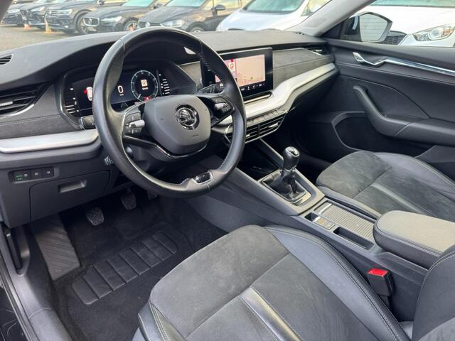 Skoda OCTAVIA Combi 1.5TSI First Edition Virtual Full-Led Camera ACC Navi