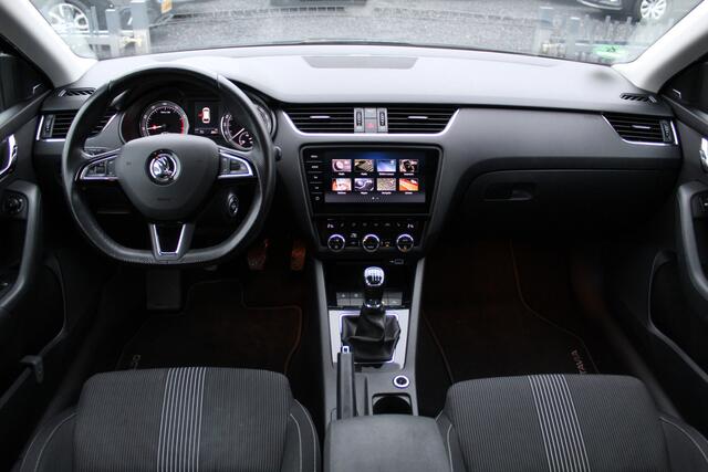 Skoda OCTAVIA Combi 1.0 TSI Greentech Style Business | Panoramadak