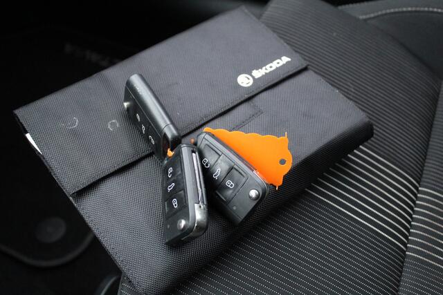 Skoda OCTAVIA Combi 1.0 TSI Greentech Style Business | Panoramadak